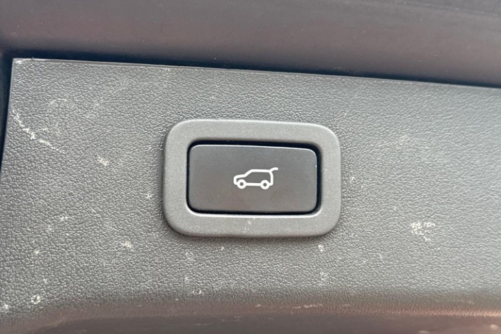 2020 (20) JAGUAR XF 2.0i Portfolio 5dr Auto 5789031