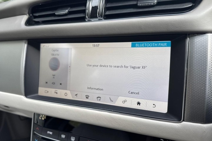 2020 (20) JAGUAR XF 2.0i Portfolio 5dr Auto 5789024
