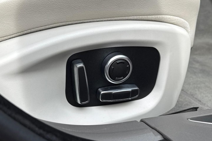 2020 (20) JAGUAR XF 2.0i Portfolio 5dr Auto 5789016