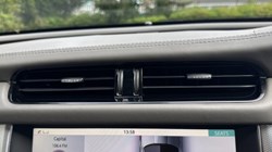 2020 (20) JAGUAR XF 2.0i Portfolio 5dr Auto 5789028