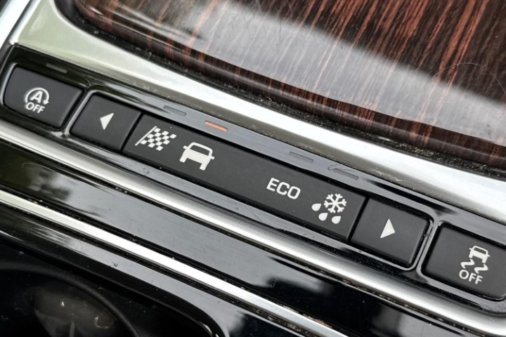 2020 (20) JAGUAR XF 2.0i Portfolio 5dr Auto 5789026
