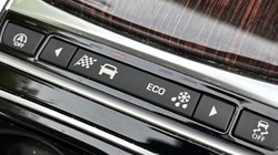2020 (20) JAGUAR XF 2.0i Portfolio 5dr Auto 5789026