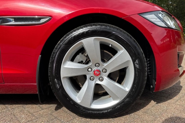 2020 (20) JAGUAR XF 2.0i Portfolio 5dr Auto 5789001