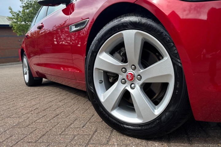 2020 (20) JAGUAR XF 2.0i Portfolio 5dr Auto 5789035