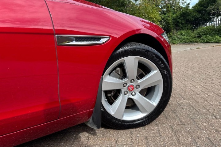 2020 (20) JAGUAR XF 2.0i Portfolio 5dr Auto 5789040