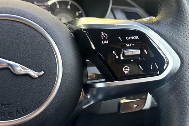 2023 (23) JAGUAR E-PACE 1.5 P300e R-Dynamic SE 5dr Auto 5742093
