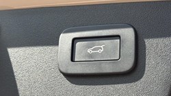 2023 (23) JAGUAR E-PACE 1.5 P300e R-Dynamic SE 5dr Auto 5742107