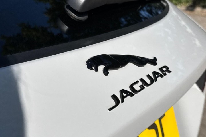 2023 (23) JAGUAR E-PACE 1.5 P300e R-Dynamic SE 5dr Auto 5742112