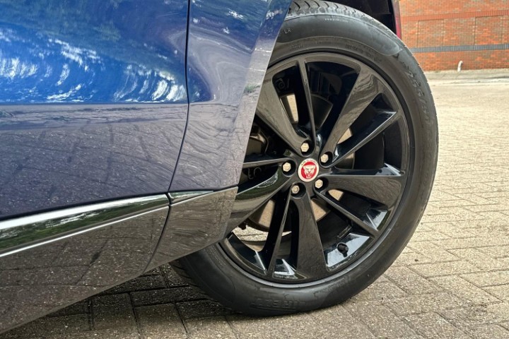 2023 (23) JAGUAR F-PACE 2.0 D200 R-Dynamic Black 5dr Auto AWD 5778563