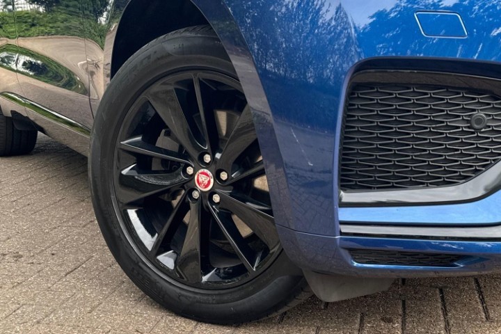 2023 (23) JAGUAR F-PACE 2.0 D200 R-Dynamic Black 5dr Auto AWD 5778558