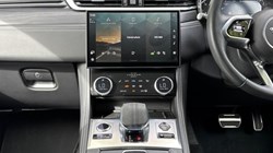 2023 (23) JAGUAR F-PACE 2.0 D200 R-Dynamic Black 5dr Auto AWD 5778526