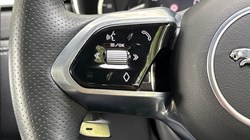 2023 (23) JAGUAR F-PACE 2.0 D200 R-Dynamic Black 5dr Auto AWD 5778540