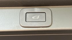 2024 (24) LAND ROVER RANGE ROVER 3.0 D300 SE 4dr Auto 5754142