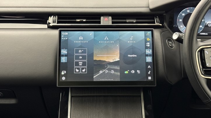 2025 (25) LAND ROVER RANGE ROVER VELAR 2.0 P400e Autobiography 5dr Auto [Revised] 5758846