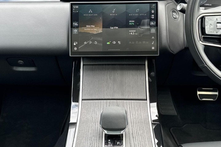 2025 (25) LAND ROVER RANGE ROVER VELAR 2.0 P400e Autobiography 5dr Auto [Revised] 5828012
