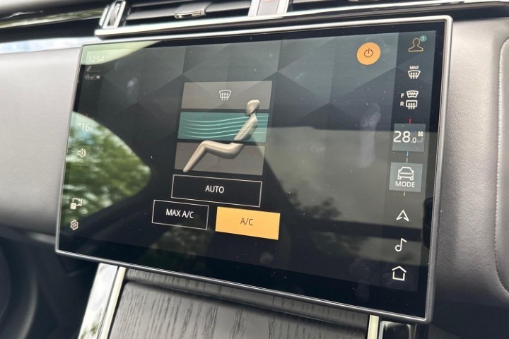 2025 (25) LAND ROVER RANGE ROVER VELAR 2.0 P400e Autobiography 5dr Auto [Revised] 5828032