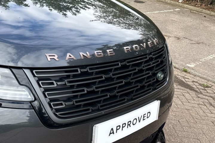 2025 (25) LAND ROVER RANGE ROVER VELAR 2.0 P400e Autobiography 5dr Auto [Revised] 5828042