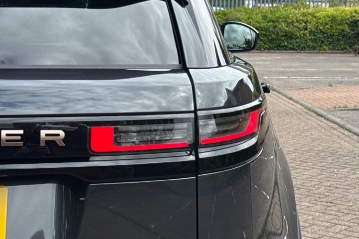 2025 (25) LAND ROVER RANGE ROVER VELAR 2.0 P400e Autobiography 5dr Auto [Revised] 5828046