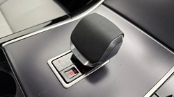 2025 (25) LAND ROVER RANGE ROVER VELAR 2.0 D200 MHEV Dynamic SE 5dr Auto 5757623