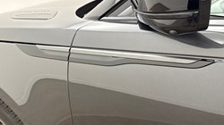 2025 (25) LAND ROVER RANGE ROVER VELAR 2.0 D200 MHEV Dynamic SE 5dr Auto 5757630