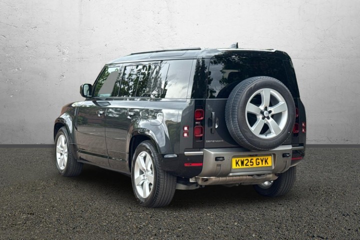 2025 (25) LAND ROVER DEFENDER 2.0 P300e X-Dynamic SE 110 5dr Auto