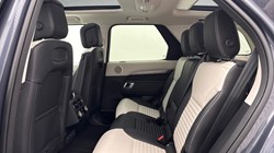 2024 (74) LAND ROVER DISCOVERY 3.0 D350 Dynamic SE 5dr Auto 5767659