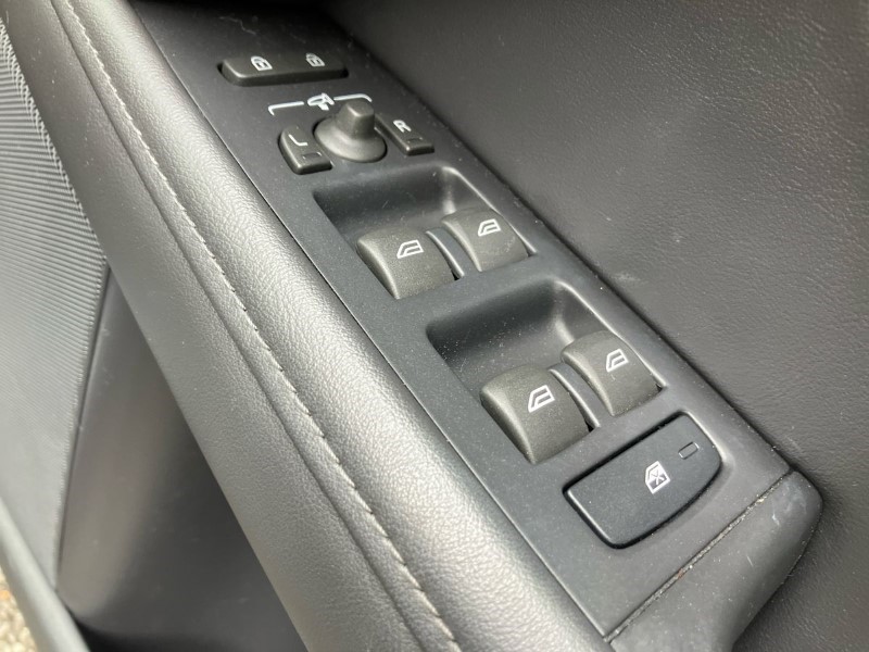 2014 (14) VOLVO XC70 D4 [181] SE Lux 5dr AWD Geartronic 3449269