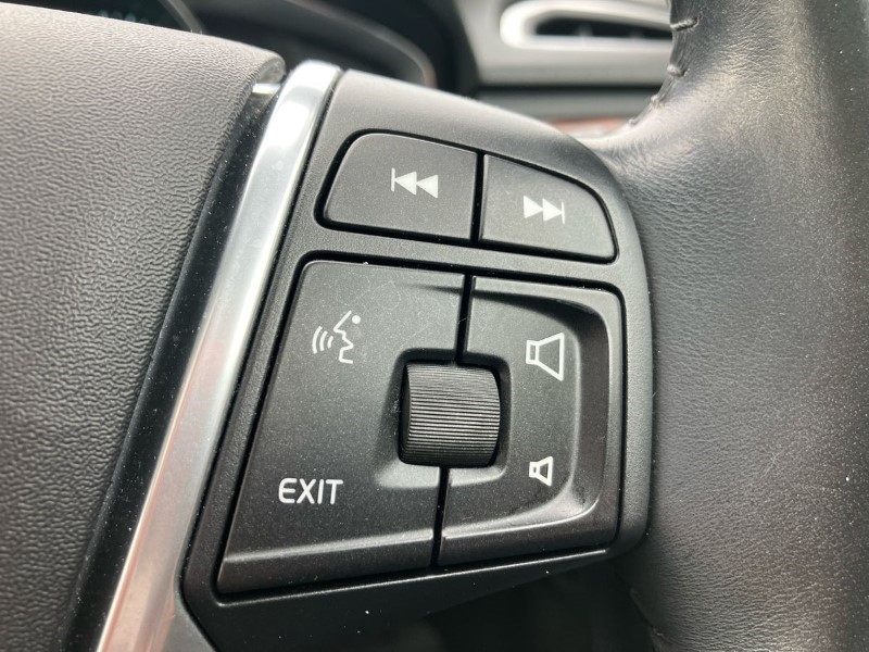 2014 (14) VOLVO XC70 D4 [181] SE Lux 5dr AWD Geartronic 3449275