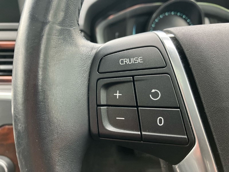 2014 (14) VOLVO XC70 D4 [181] SE Lux 5dr AWD Geartronic 3449274