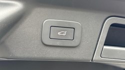 2023 (73) LAND ROVER RANGE ROVER VELAR 2.0 D200 MHEV Dynamic SE 5dr Auto 5802169