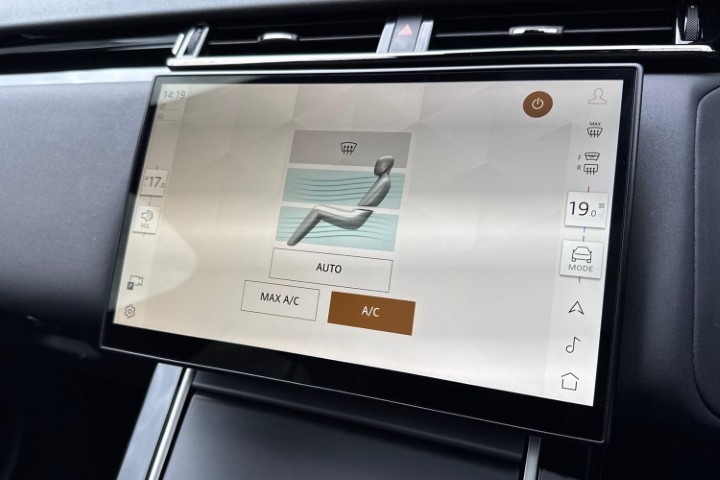 2023 (73) LAND ROVER RANGE ROVER VELAR 2.0 D200 MHEV Dynamic SE 5dr Auto 5802163