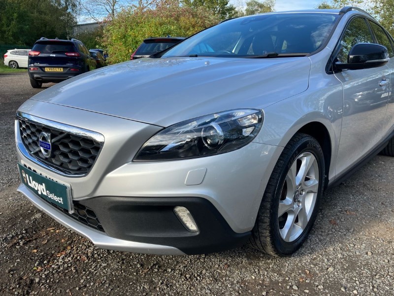 2014 (64) VOLVO V40 D2 Cross Country Lux 5dr 3563658