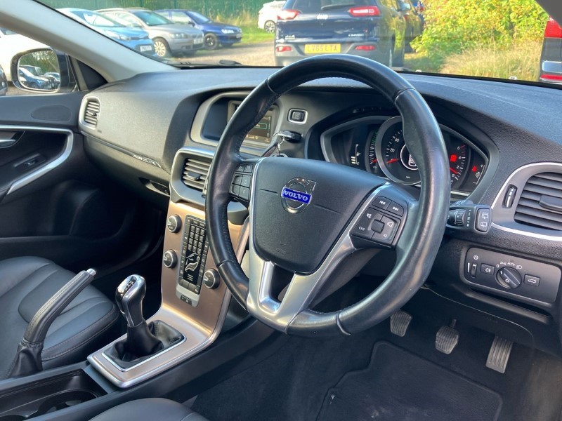 2014 (64) VOLVO V40 D2 Cross Country Lux 5dr 3563665