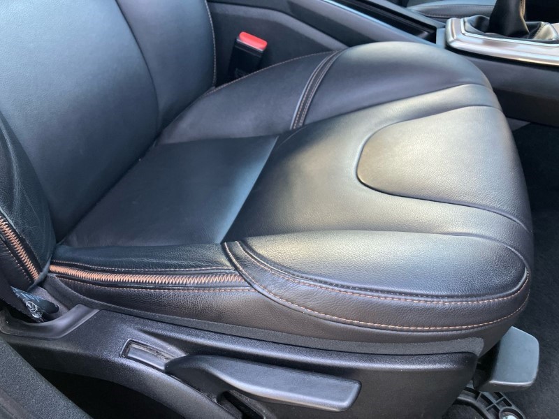 2014 (64) VOLVO V40 D2 Cross Country Lux 5dr 3563669