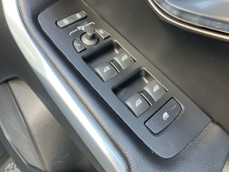 2014 (64) VOLVO V40 D2 Cross Country Lux 5dr 3563692