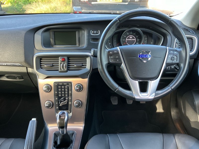 2014 (64) VOLVO V40 D2 Cross Country Lux 5dr 3563694