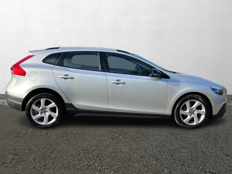 2014 (64) VOLVO V40 D2 Cross Country Lux 5dr 3563690