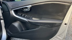 2014 (64) VOLVO V40 D2 Cross Country Lux 5dr 3563666