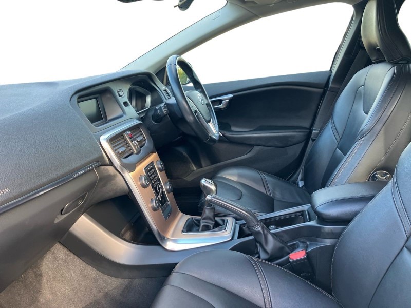 2014 (64) VOLVO V40 D2 Cross Country Lux 5dr 3563660