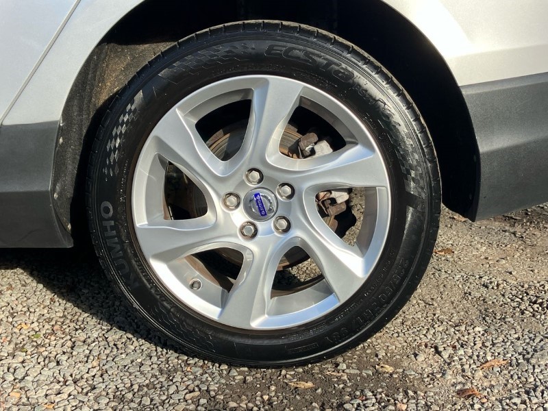 2014 (64) VOLVO V40 D2 Cross Country Lux 5dr 3563664