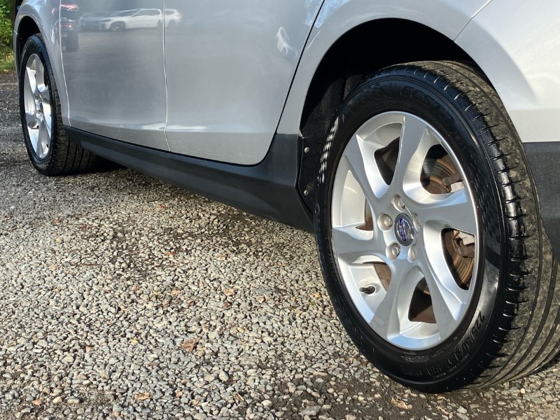 2014 (64) VOLVO V40 D2 Cross Country Lux 5dr 3563683