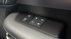 2024 (74) LAND ROVER DISCOVERY 3.0 D350 Metropolitan Edition 5dr Auto 5834024