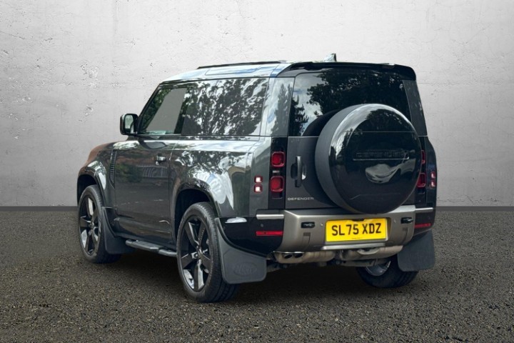 2025 (75) LAND ROVER COMMERCIAL DEFENDER 3.0 D250 Hard Top X-Dynamic HSE Auto