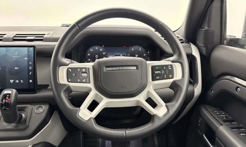 2025 (25) LAND ROVER DEFENDER 3.0 D350 X-Dynamic HSE 110 5dr Auto [7 Seat] 5846310