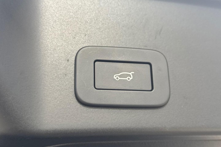 2023 (23) LAND ROVER RANGE ROVER EVOQUE 1.5 P300e R-Dynamic SE 5dr Auto 5869451
