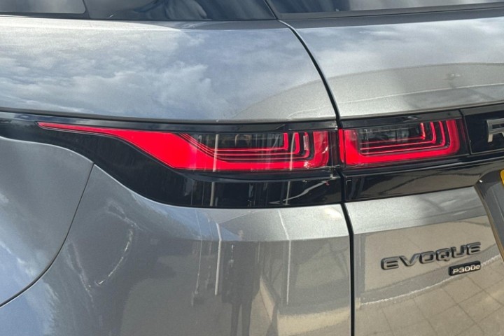 2023 (23) LAND ROVER RANGE ROVER EVOQUE 1.5 P300e R-Dynamic SE 5dr Auto 5869432