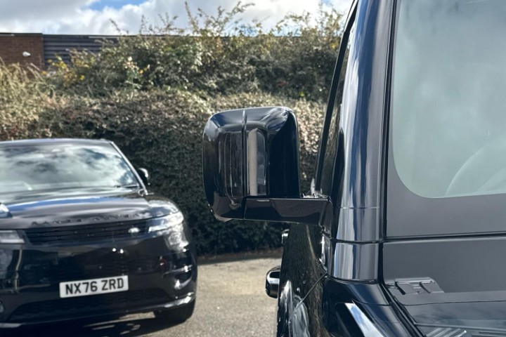 2025 (25) LAND ROVER DEFENDER 5.0 P425 X 110 5dr Auto 5948397