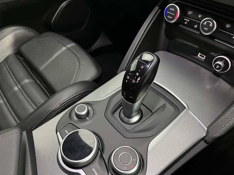 2020 (70) ALFA ROMEO STELVIO 2.0 Turbo 280 Ti 5dr Auto 5101952