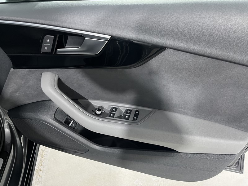 2023 (73) AUDI A4 35 TFSI Black Edition 4dr S Tronic 5101095