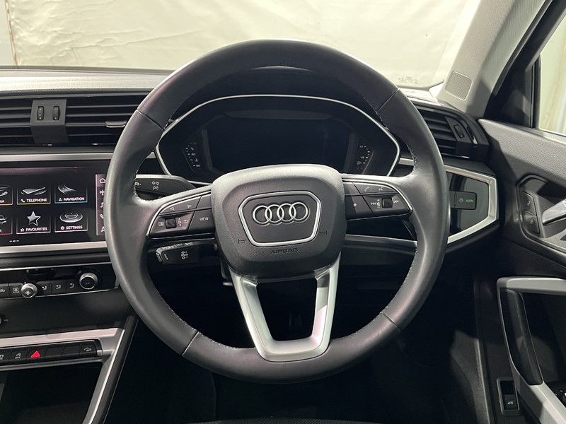 2022 (22) AUDI Q3 35 TFSI Sport 5dr 5100994